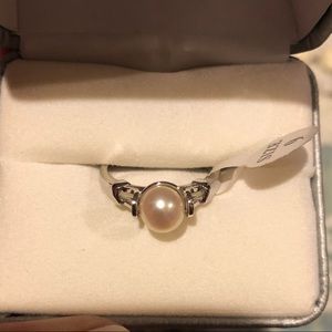 Pearl ring size 9 brand new real pearl